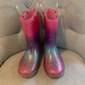 Excellent condition size 10 toddler rain boots!!!